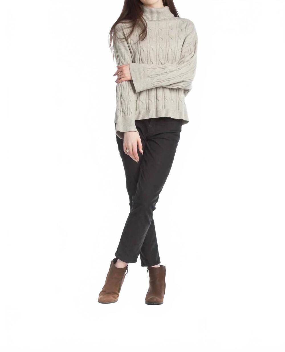 NEW PAPILLON cable knit oversized cropped sweater in stone